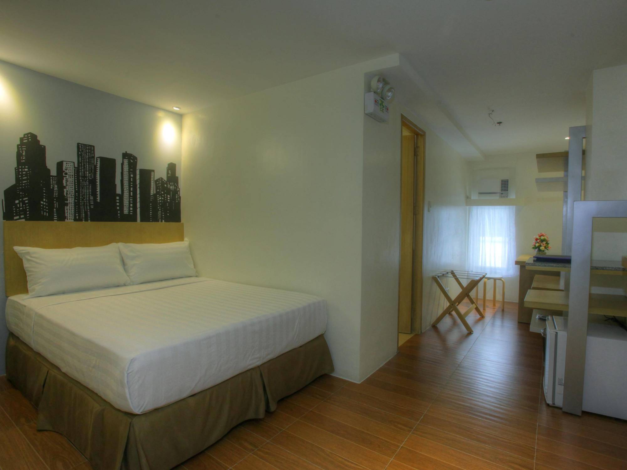 Fersal Hotel Makati Avenue San Pedro Makati Eksteriør billede