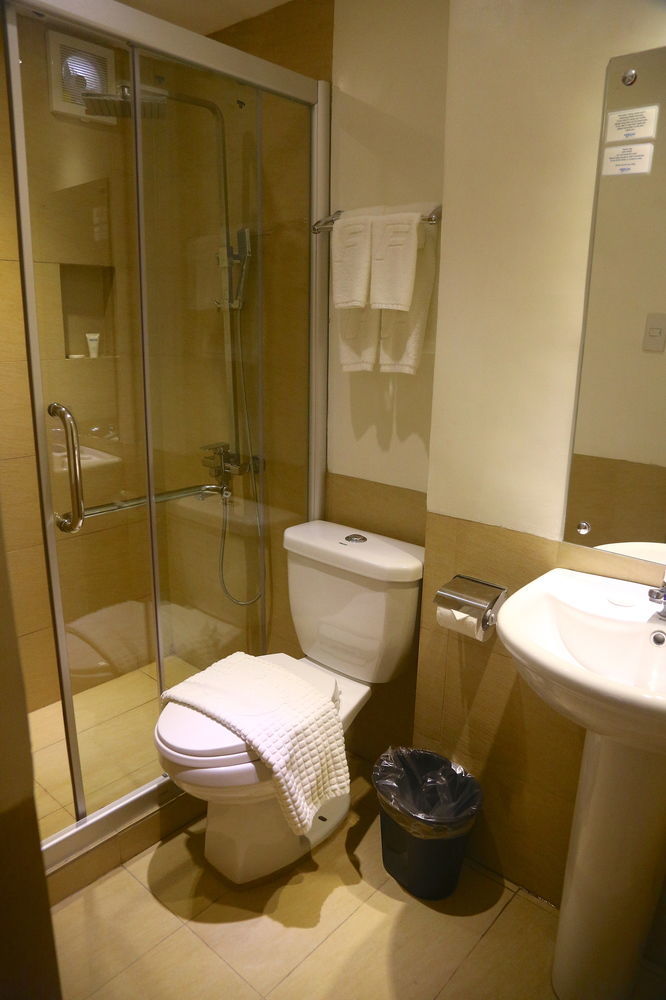 Fersal Hotel Makati Avenue San Pedro Makati Eksteriør billede