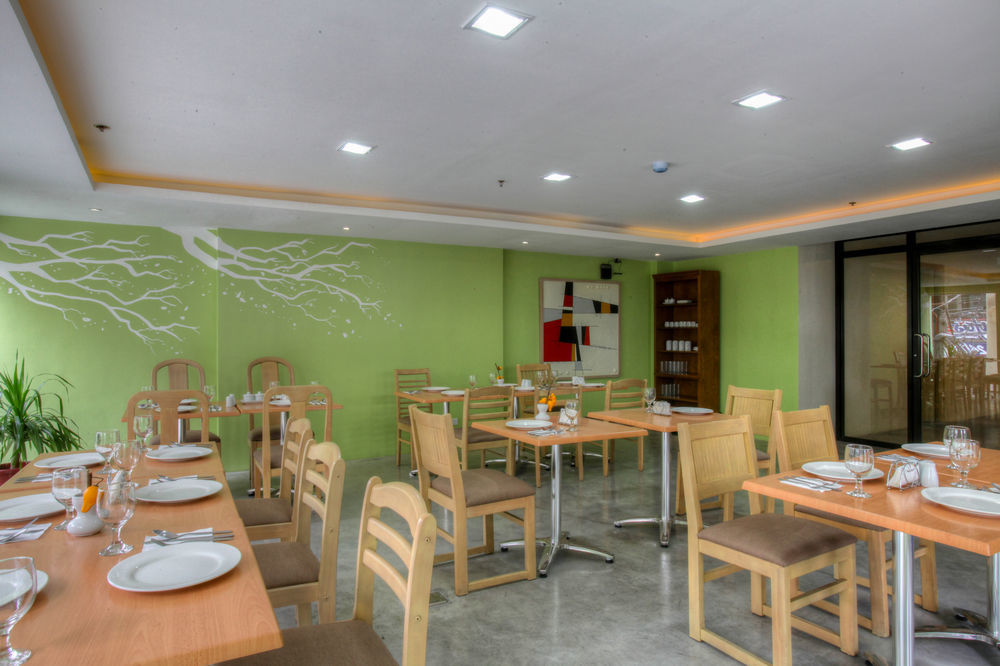 Fersal Hotel Makati Avenue San Pedro Makati Eksteriør billede